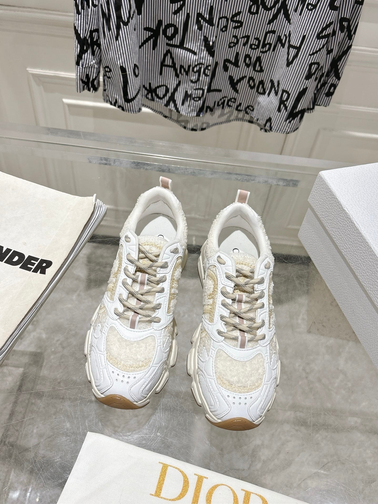 DIOR 25S MILE SERIES SNEAKERS 45MM IN WHITE CALFSKIN AND SHEARLING - 35
