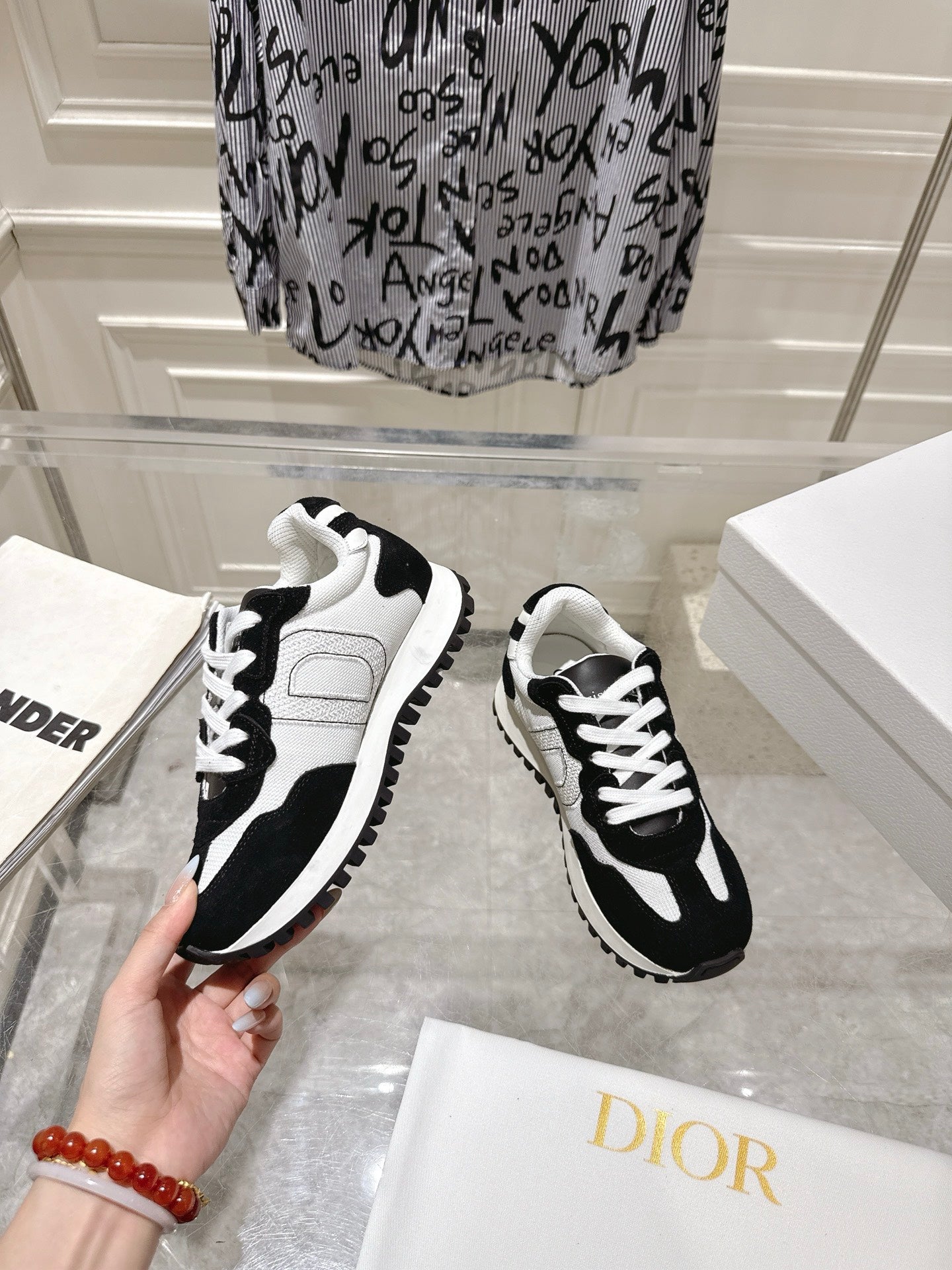 DIOR 25S C'EST DIOR SNEAKER IN WHITE BLACK CALFSKIN AND SUEDE - 35
