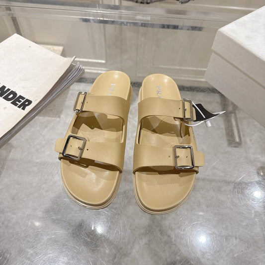 ШЛЬОПАНЦІ PRADA 26S З БЕЖЕВОЇ ТЕЛЯЧОЇ ШКІРИ ЗІ СРІБНОЮ ФУРНІТУРОЮ