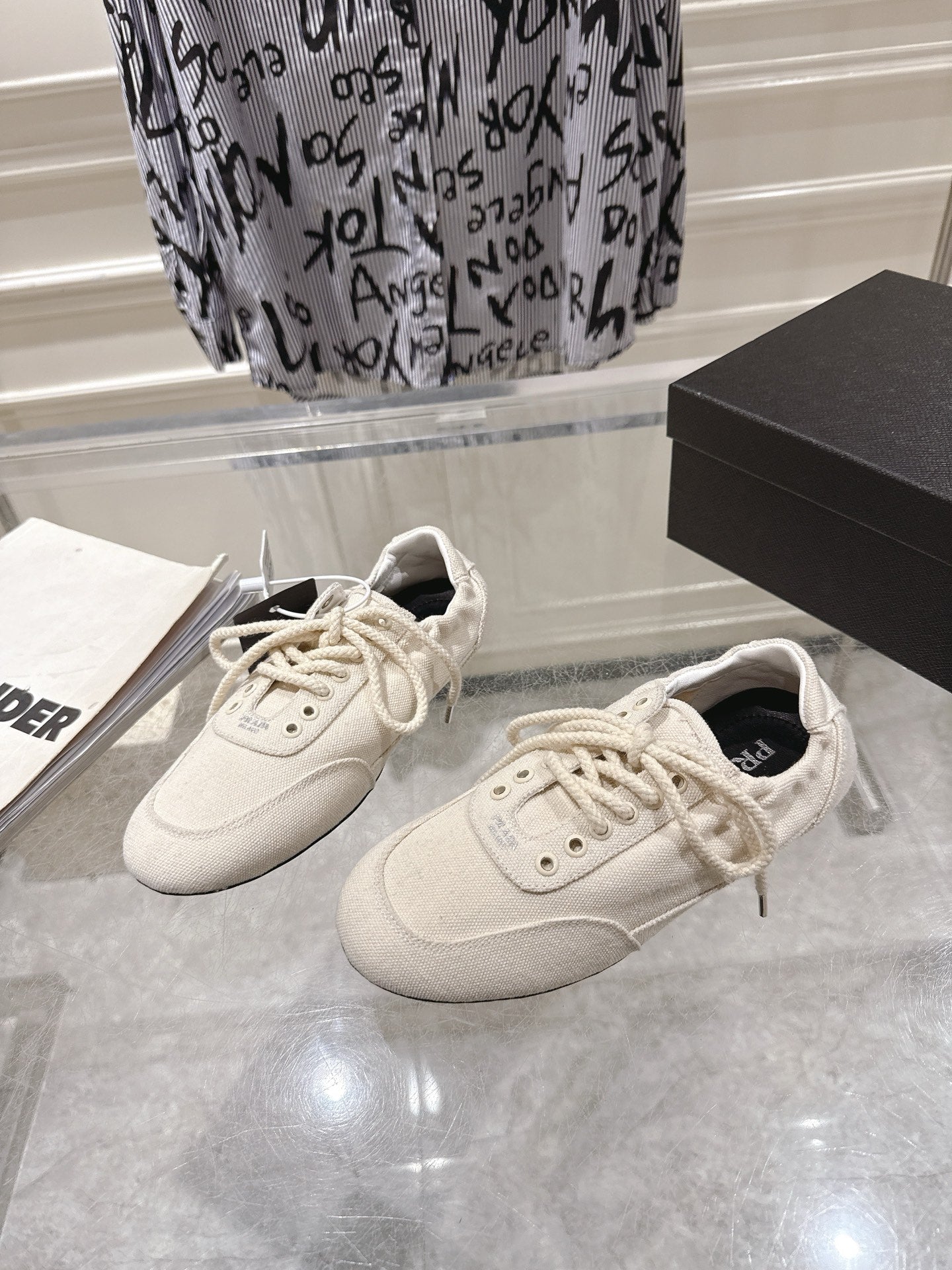 КРОСІВКИ PRADA 26S COLLAPSE З БІЛОГО ПОЛОТНА
