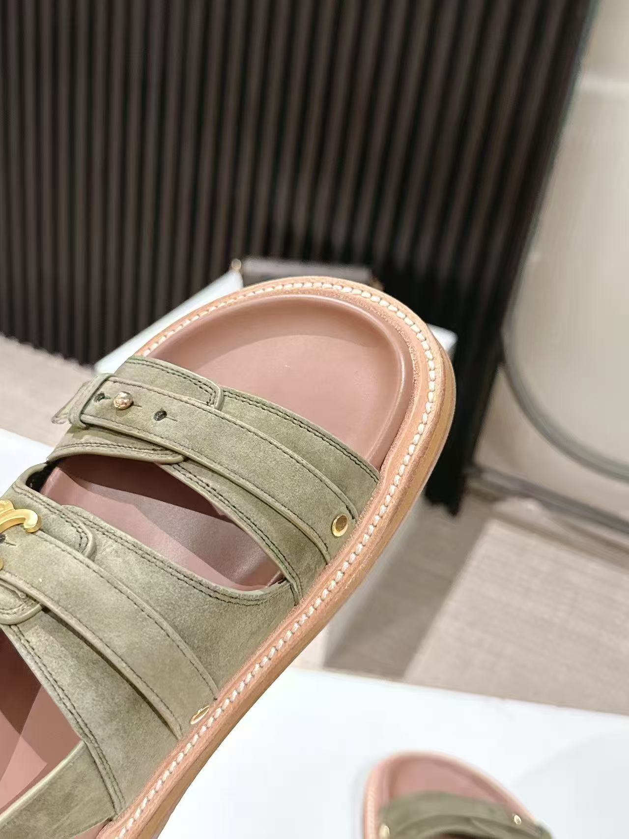 CELINE 25S TIPPI TRIOMPHE SANDAL IN DARK OLIVE CALFSKIN SUEDE - 35
