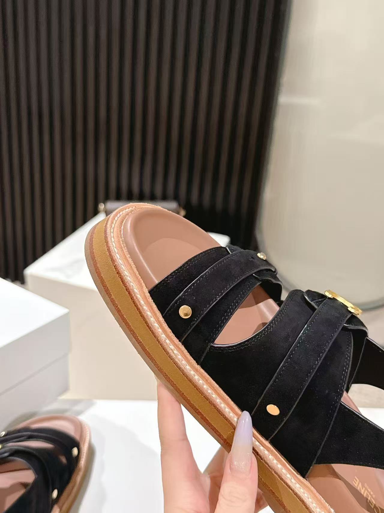 CELINE 25S TIPPI TRIOMPHE SANDAL IN BLACK CALFSKIN SUEDE - 35