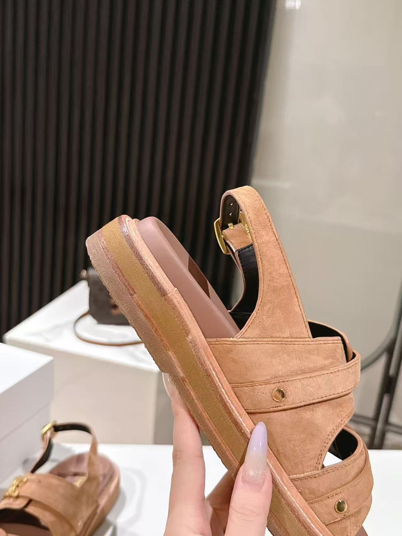 CELINE 25S TIPPI TRIOMPHE SANDAL IN BROWN CALFSKIN SUEDE - 35
