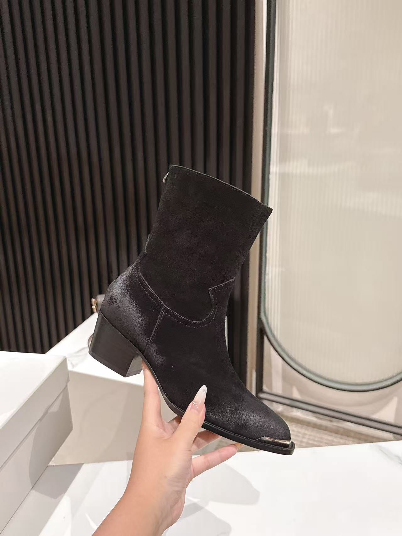 CELINE 25S CHELSEA BOOTS CLASSIC 45MM IN BLACK SUEDE - 35