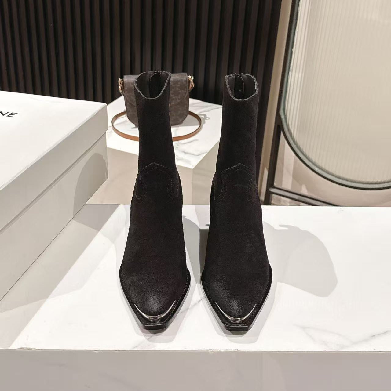 CELINE 25S CHELSEA BOOTS CLASSIC 45MM IN BLACK SUEDE - 35