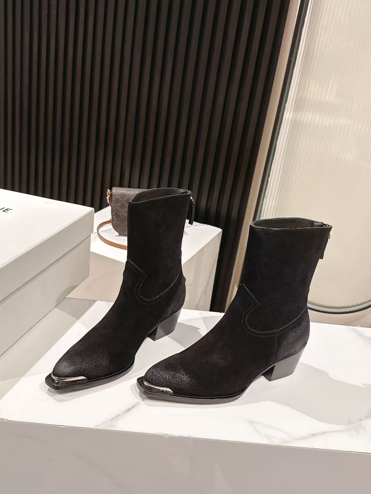 CELINE 25S CHELSEA BOOTS CLASSIC 45MM IN BLACK SUEDE - 35