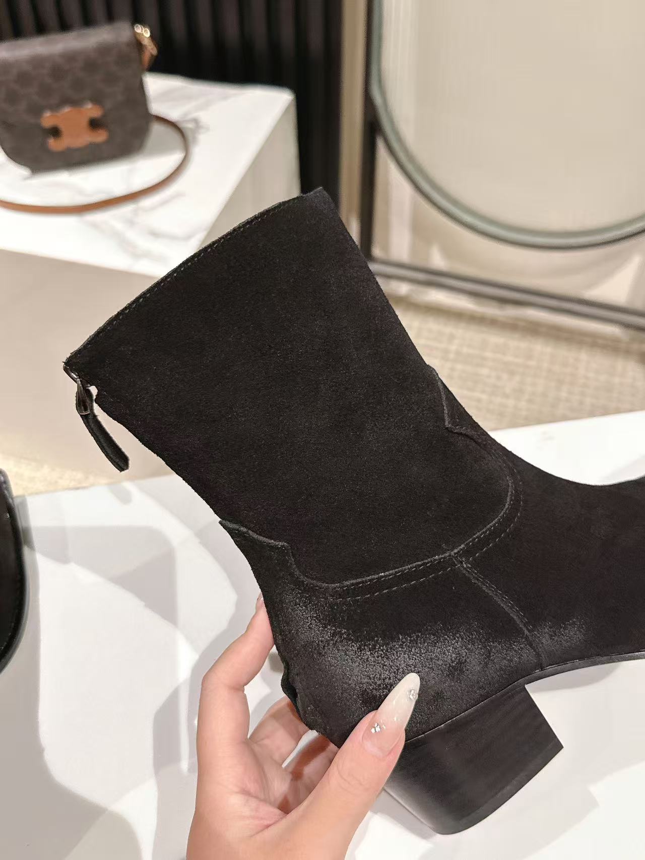 CELINE 25S CHELSEA BOOTS CLASSIC 45MM IN BLACK SUEDE - 35