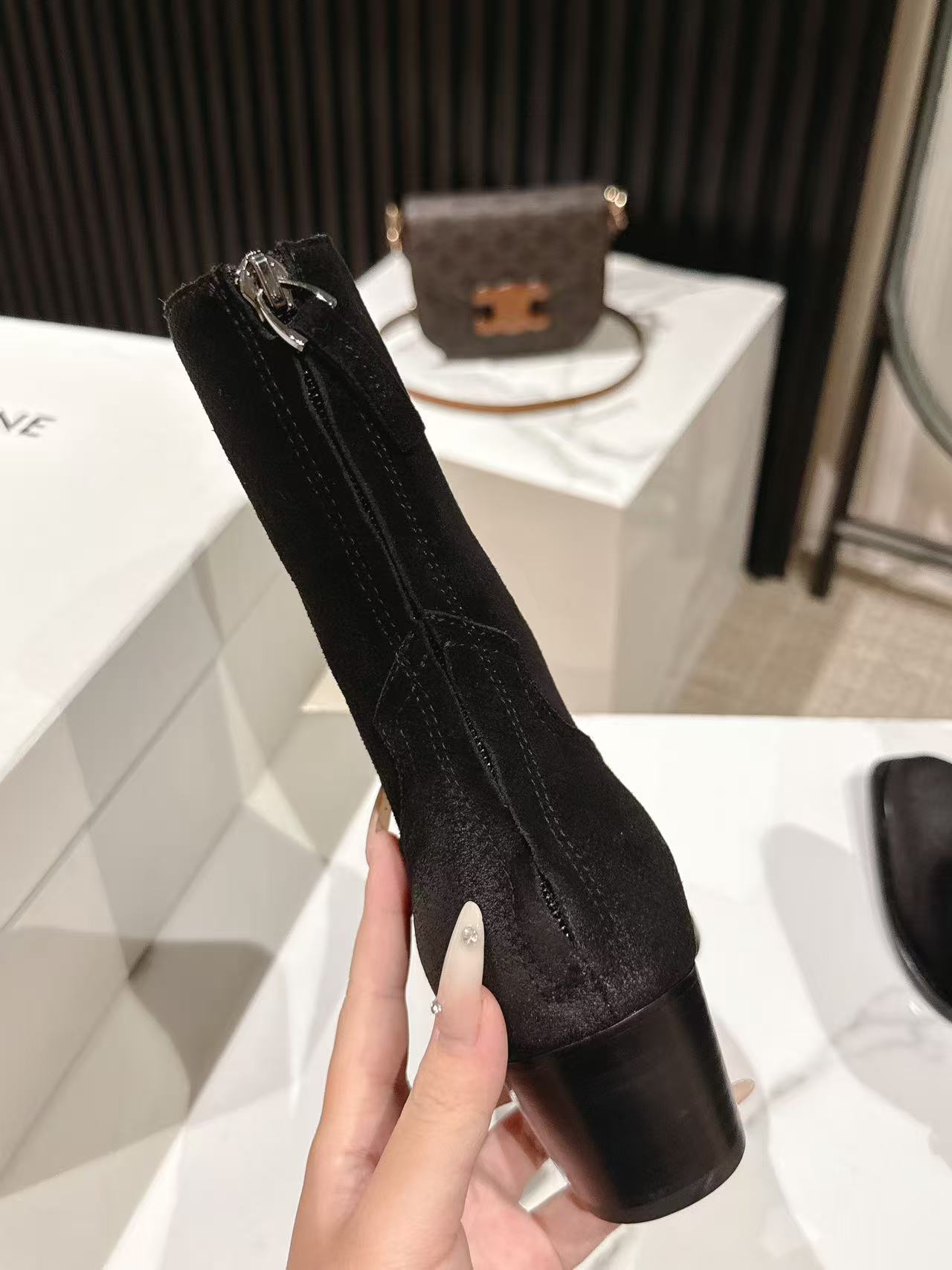 CELINE 25S CHELSEA BOOTS CLASSIC 45MM IN BLACK SUEDE - 35
