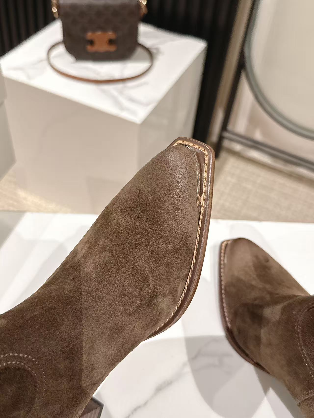 CELINE 25S CHELSEA BOOTS CLASSIC 45MM IN DARK BROWN SUEDE - 35