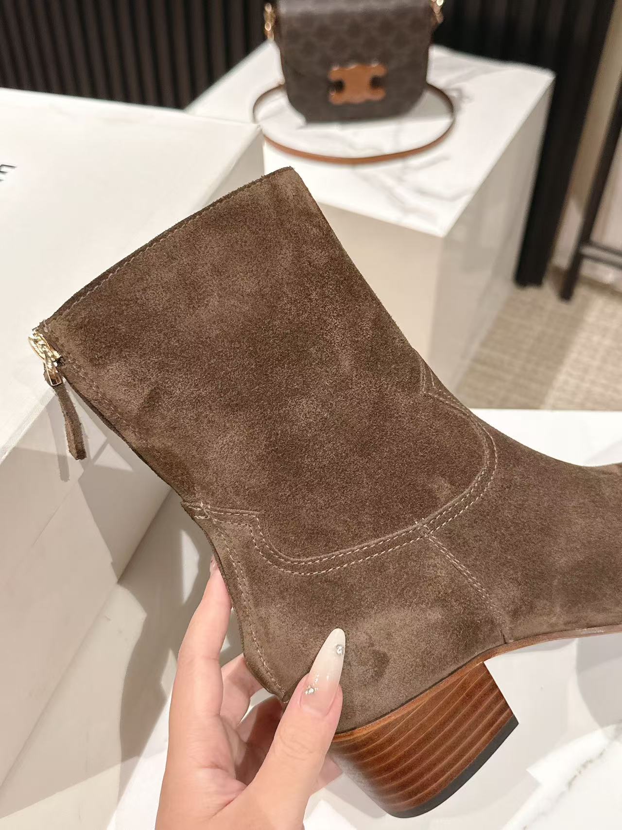 CELINE 25S CHELSEA BOOTS CLASSIC 45MM IN DARK BROWN SUEDE - 35