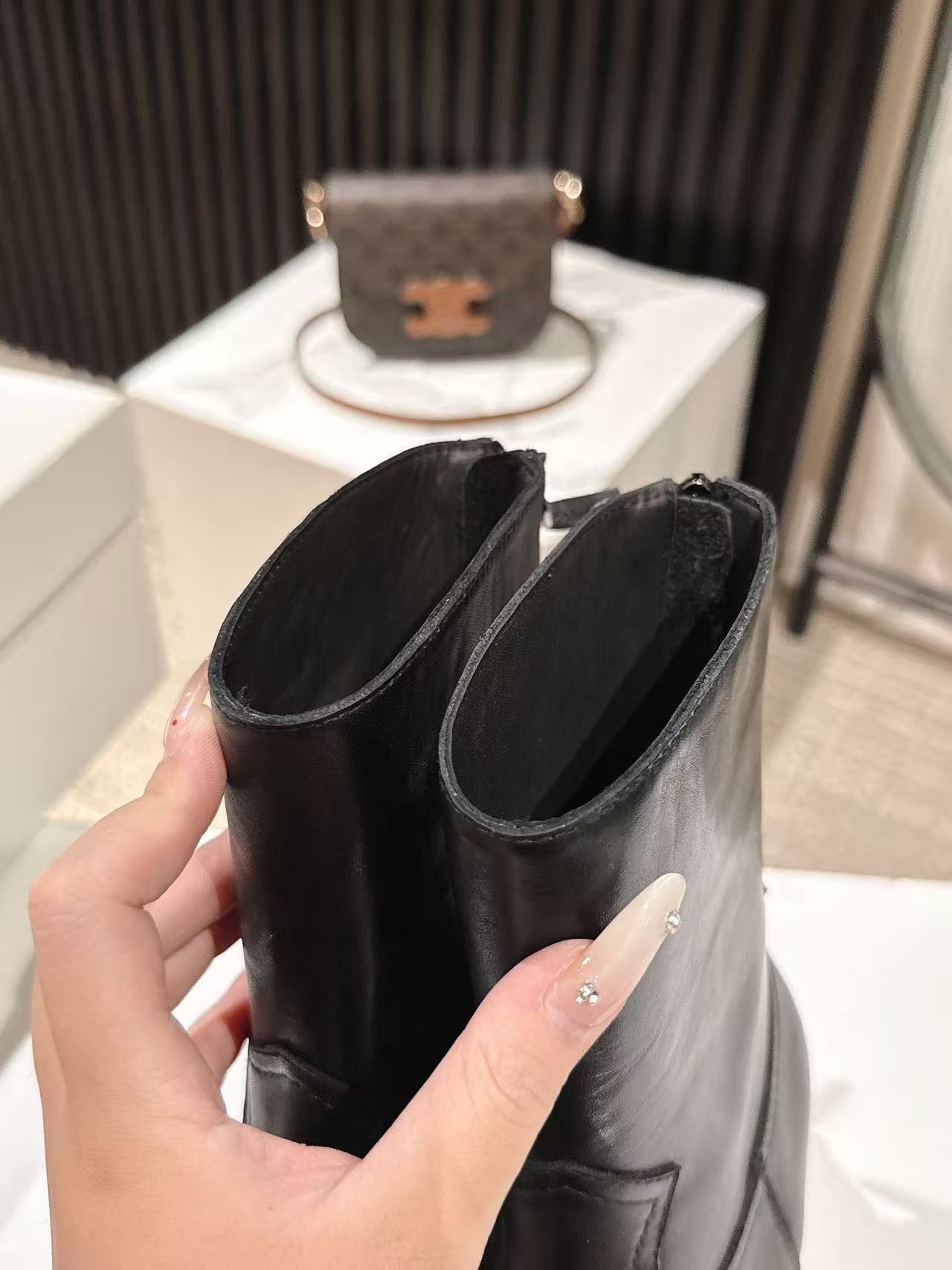 CELINE 25S CHELSEA BOOTS CLASSIC 45MM IN BLACK CALFSKIN - 35