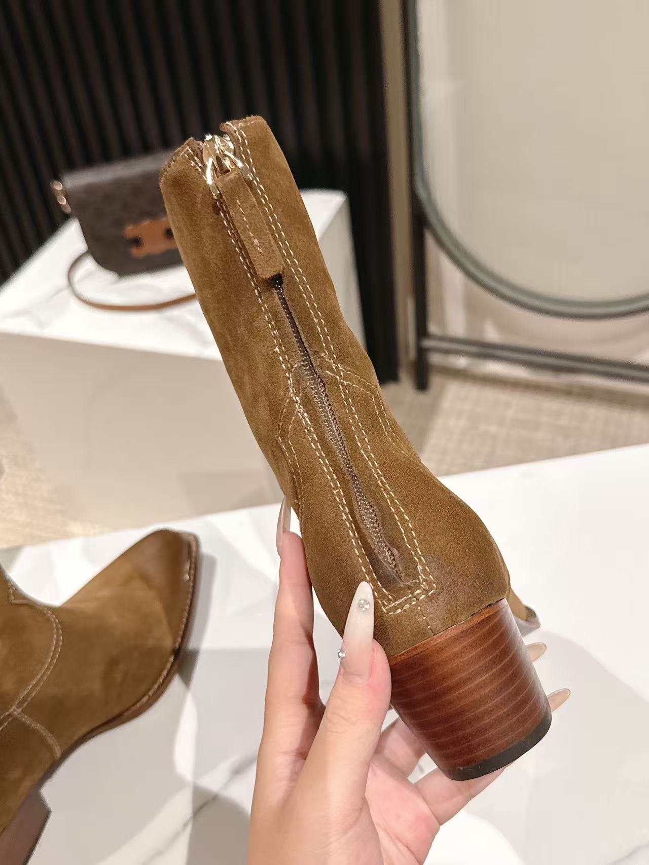 CELINE 25S CHELSEA BOOTS CLASSIC 45MM IN BROWN SUEDE - 35
