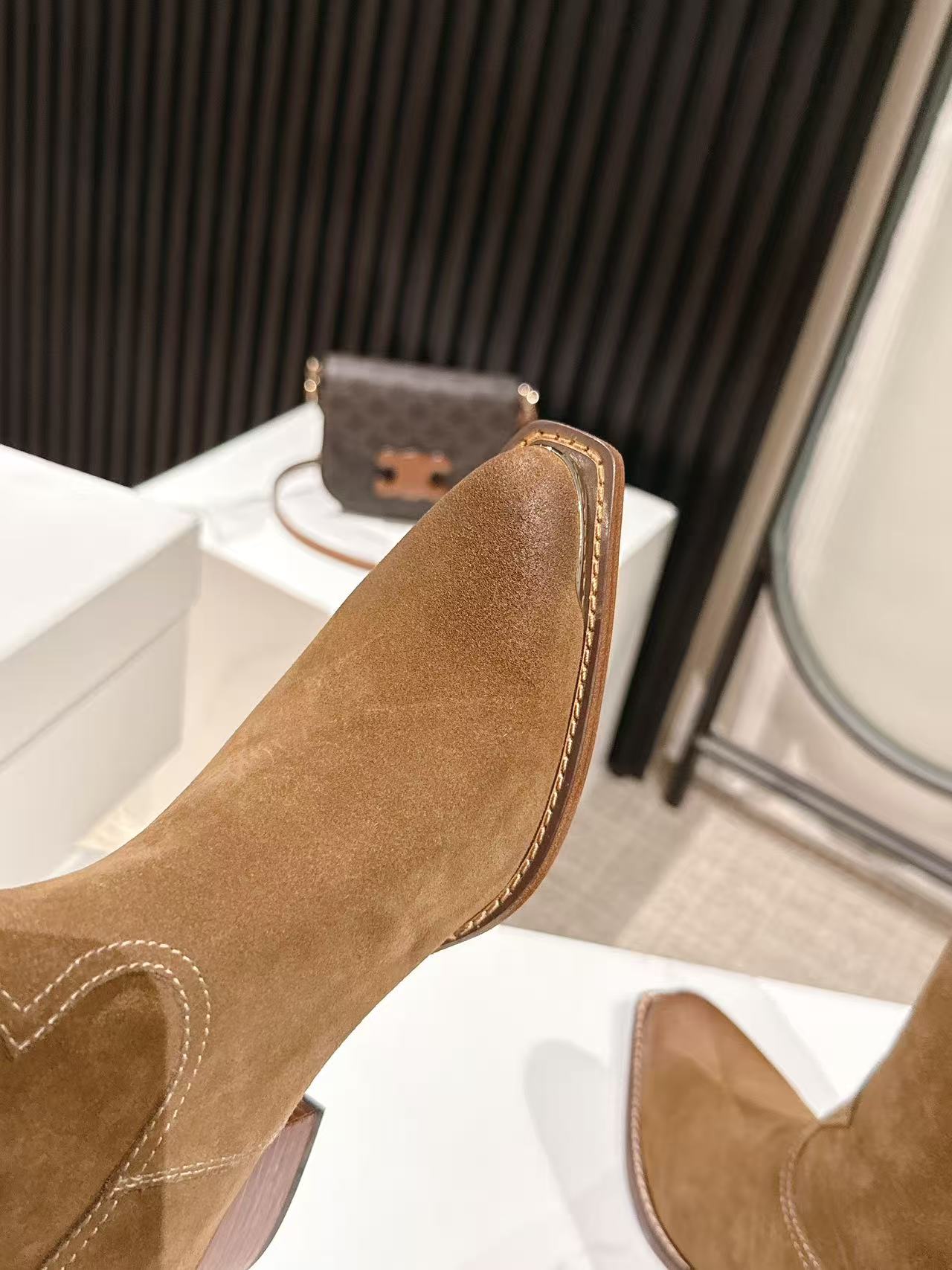 CELINE 25S CHELSEA BOOTS CLASSIC 45MM IN BROWN SUEDE - 35