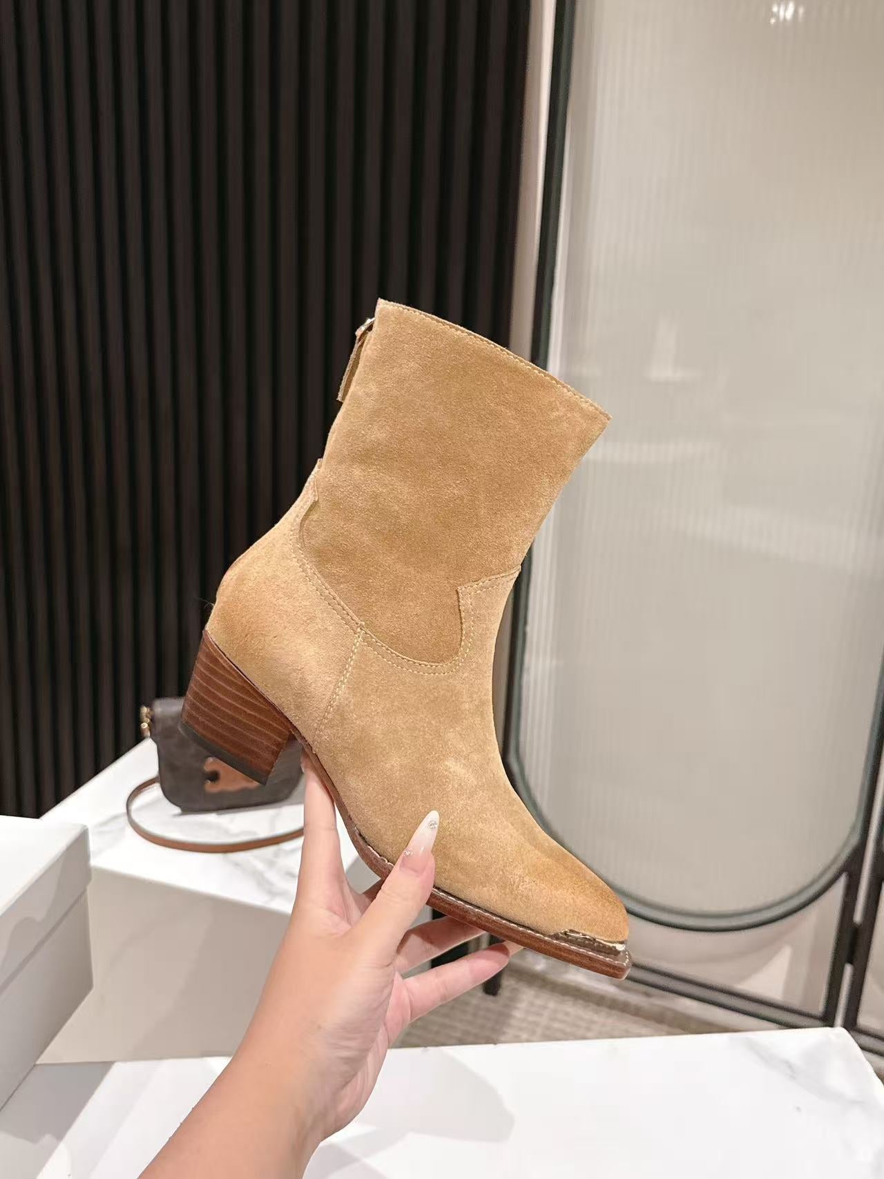 CELINE 25S CHELSEA BOOTS CLASSIC 45MM IN LIGHT BROWN SUEDE - 35