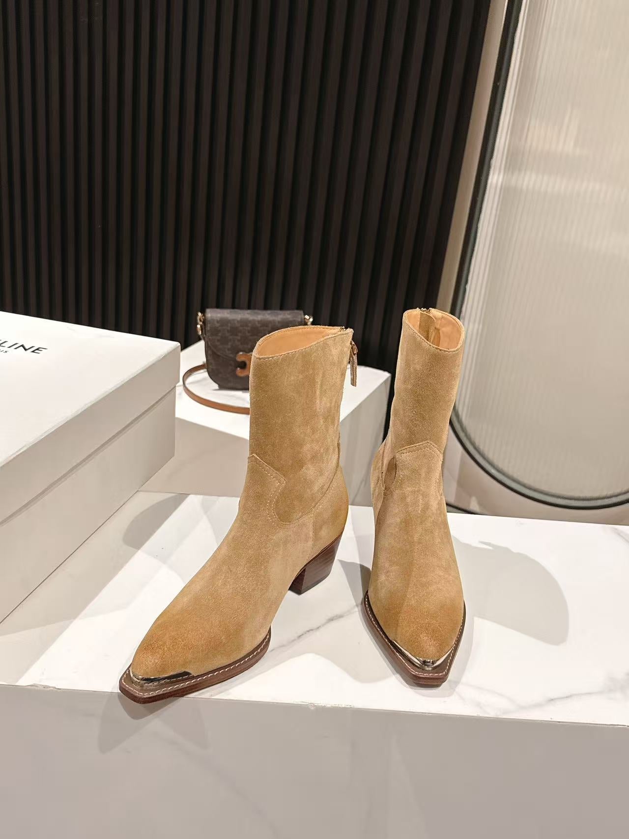 CELINE 25S CHELSEA BOOTS CLASSIC 45MM IN LIGHT BROWN SUEDE - 35