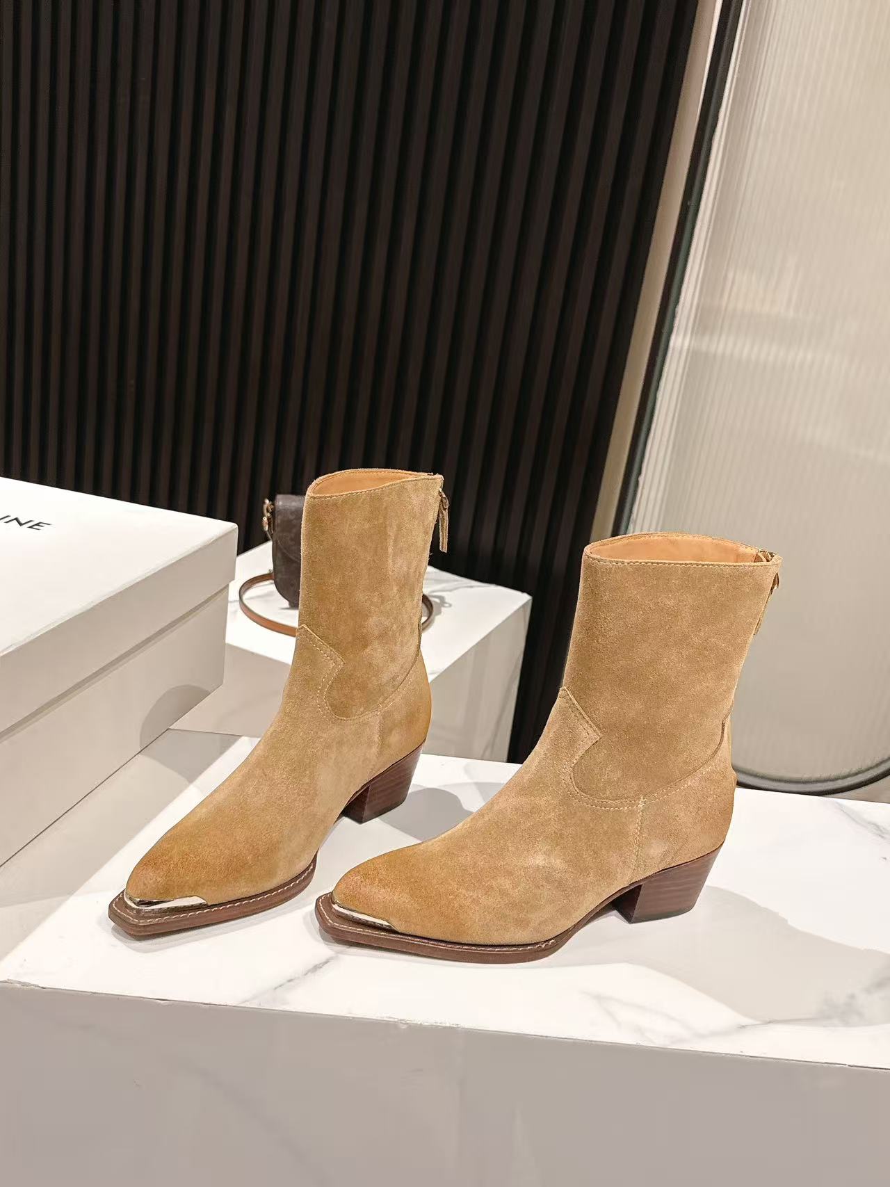 CELINE 25S CHELSEA BOOTS CLASSIC 45MM IN LIGHT BROWN SUEDE - 35
