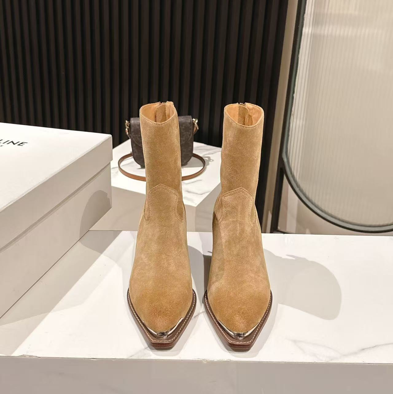 CELINE 25S CHELSEA BOOTS CLASSIC 45MM IN LIGHT BROWN SUEDE - 35