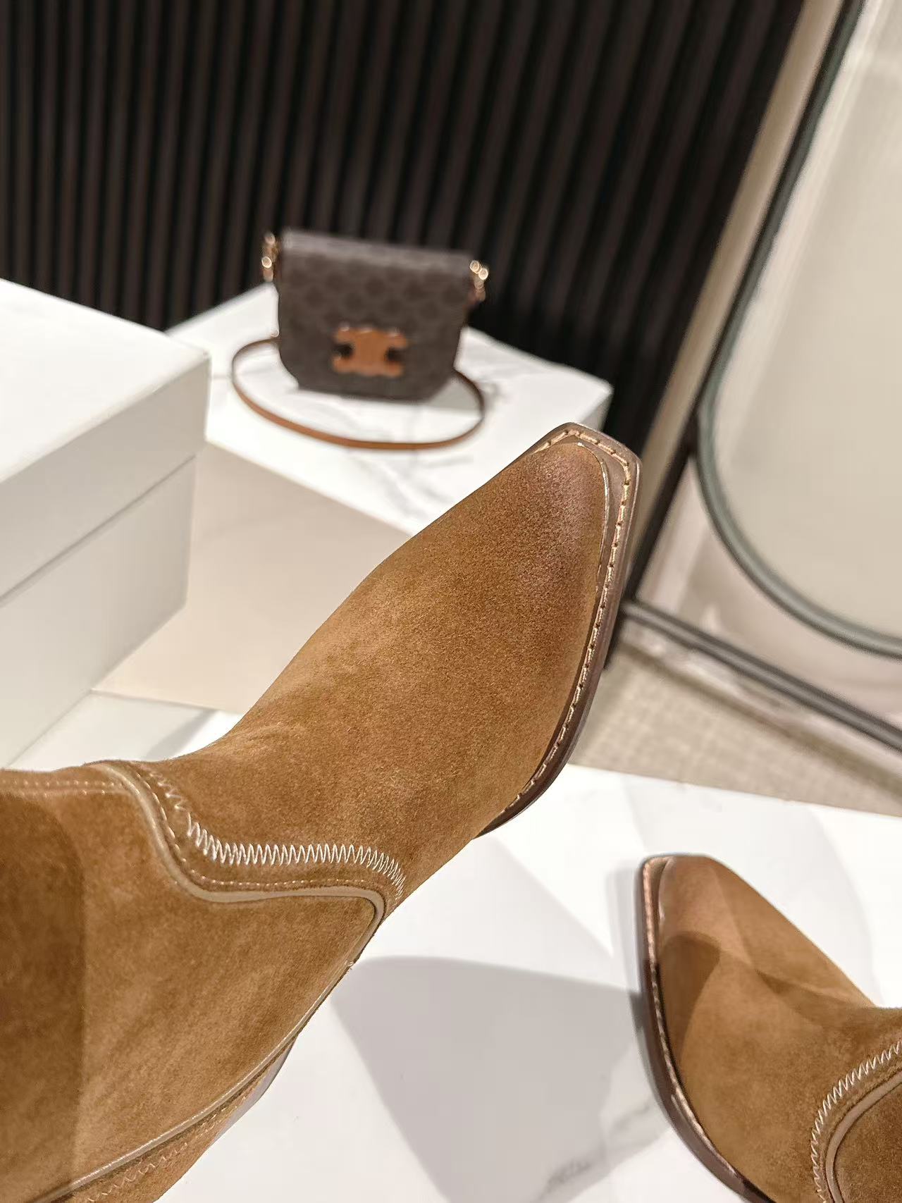 CELINE 25S HIGH BOOTS FOR FALL AND WINTER 45MM IN BROWN SUEDE - 35