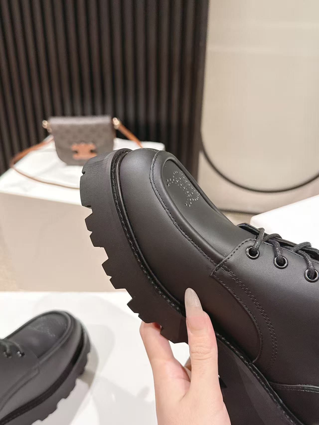 CELINE 25S THICK SOLED LOAFERS 50MM IN BLACK CALFSKIN - 35