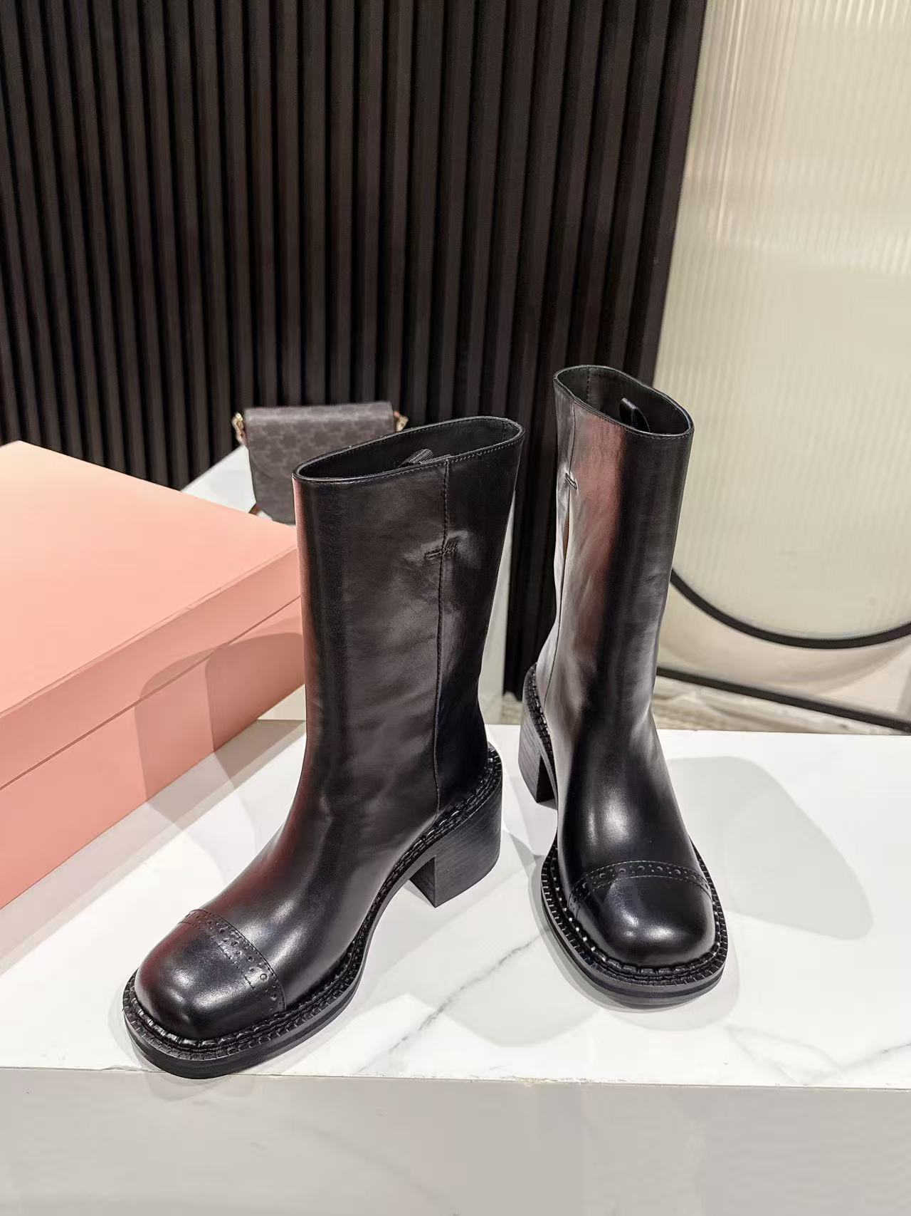 Черевики MIU MIU 26S на платформі, на високих підборах, 50 мм, з чорної глянцевої телячої шкіри