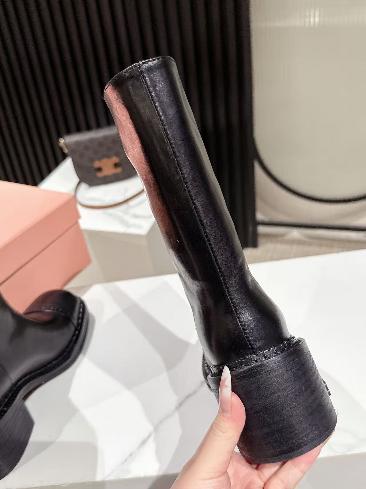 Черевики MIU MIU 26S на платформі, на високих підборах, 50 мм, з чорної глянцевої телячої шкіри