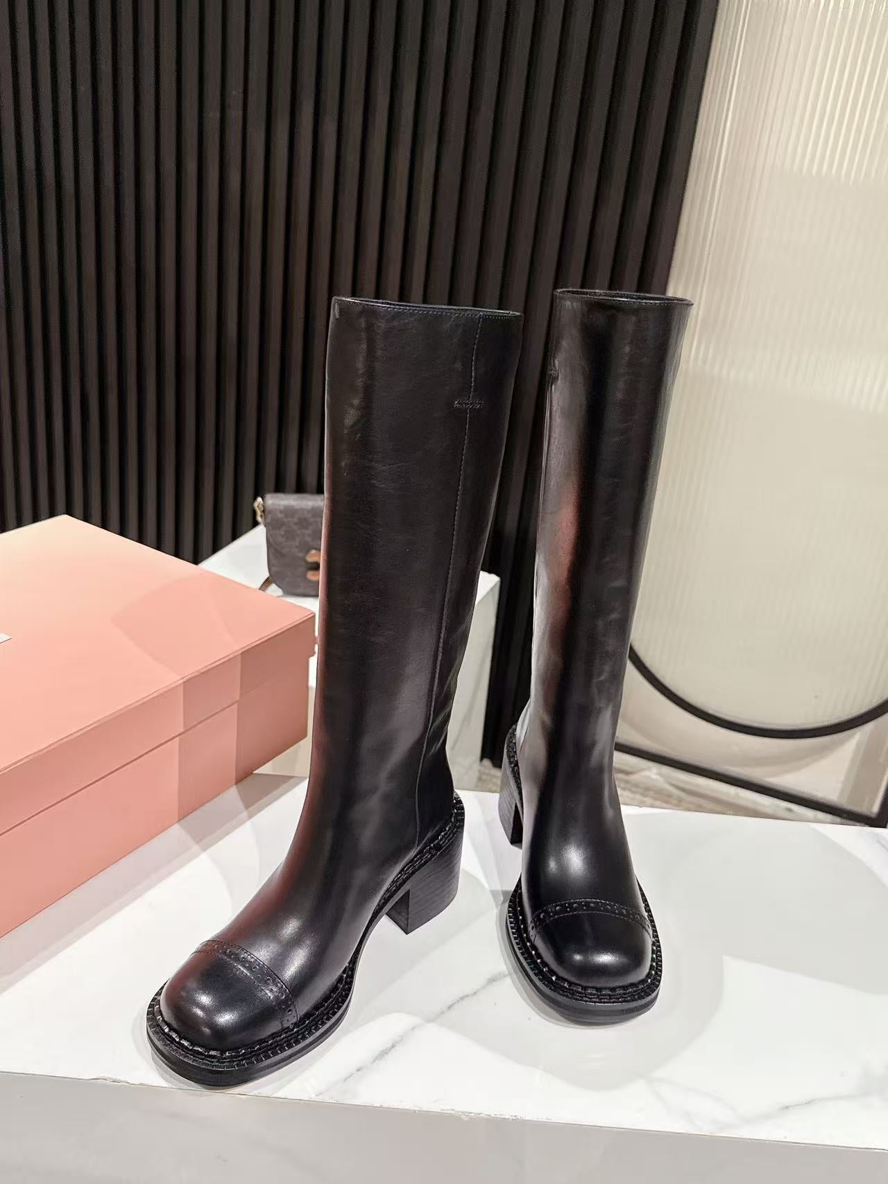 ЧЕРЕВИКИ MIUMIU 26S НА ВИСОКИХ КИДИКАХ 50 ММ З ЧОРНОЇ ГЛЯНЦЕВОЇ ТЕЛЯЧОЇ ШКІРИ