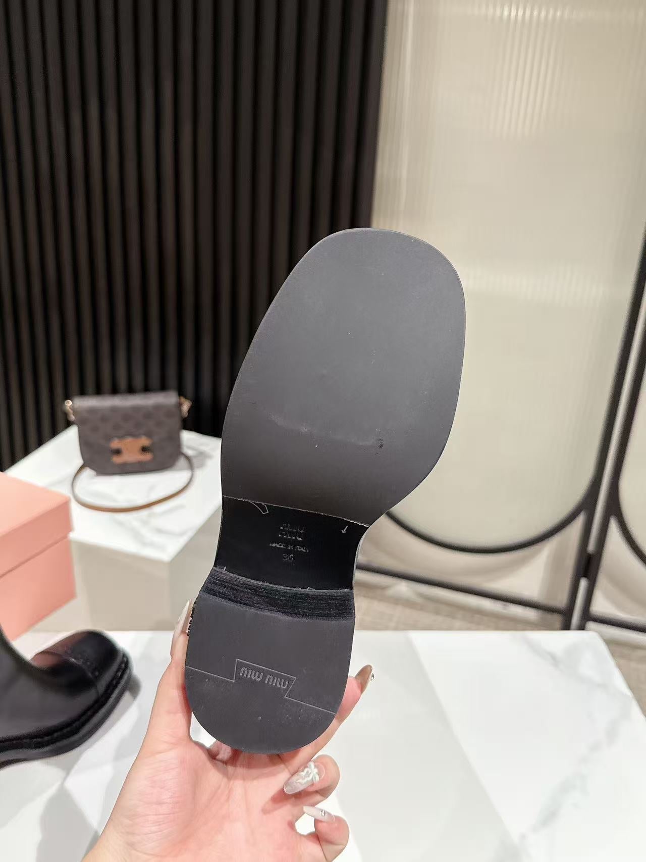 ЧЕРЕВИКИ MIUMIU 26S НА ВИСОКИХ КИДИКАХ 50 ММ З ЧОРНОЇ ГЛЯНЦЕВОЇ ТЕЛЯЧОЇ ШКІРИ