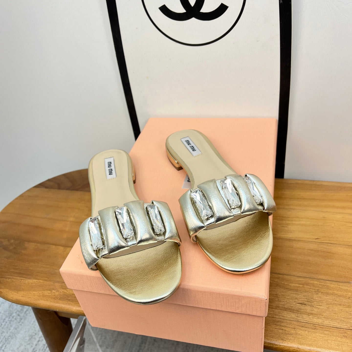 FLAT SLIDE IN LIGHT GOLD CALFSKIN - 35