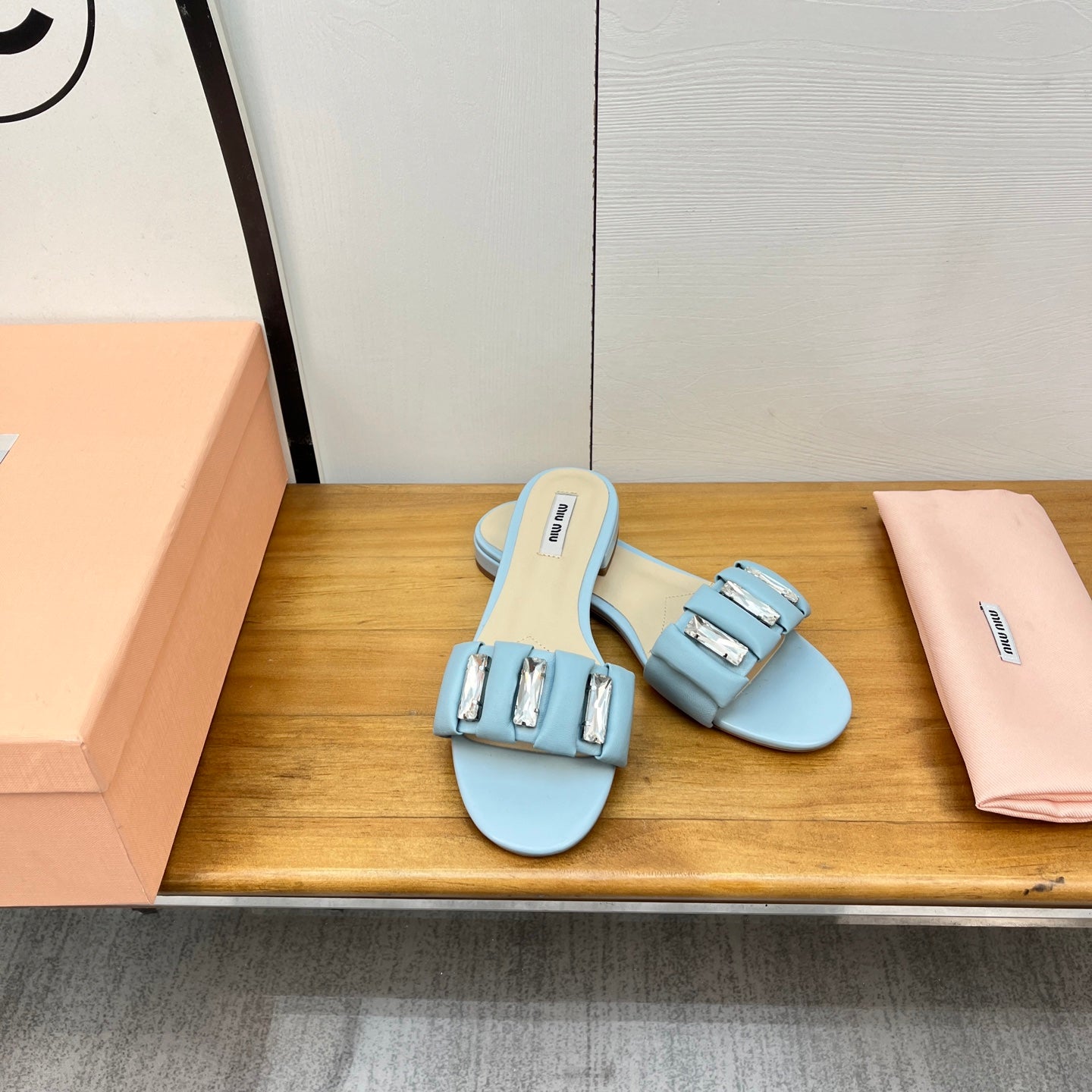 FLAT SLIDE IN LIGHT BLUE CALFSKIN - 35