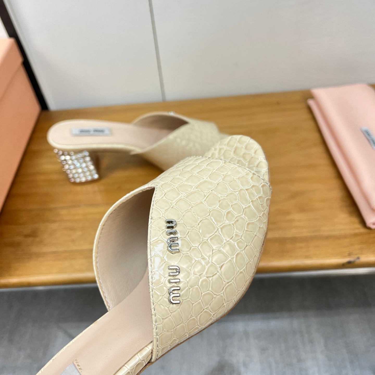 JEWELLED HEEL 55 MULE SANDALS IN PALE YELLOW CALFSKIN - 35