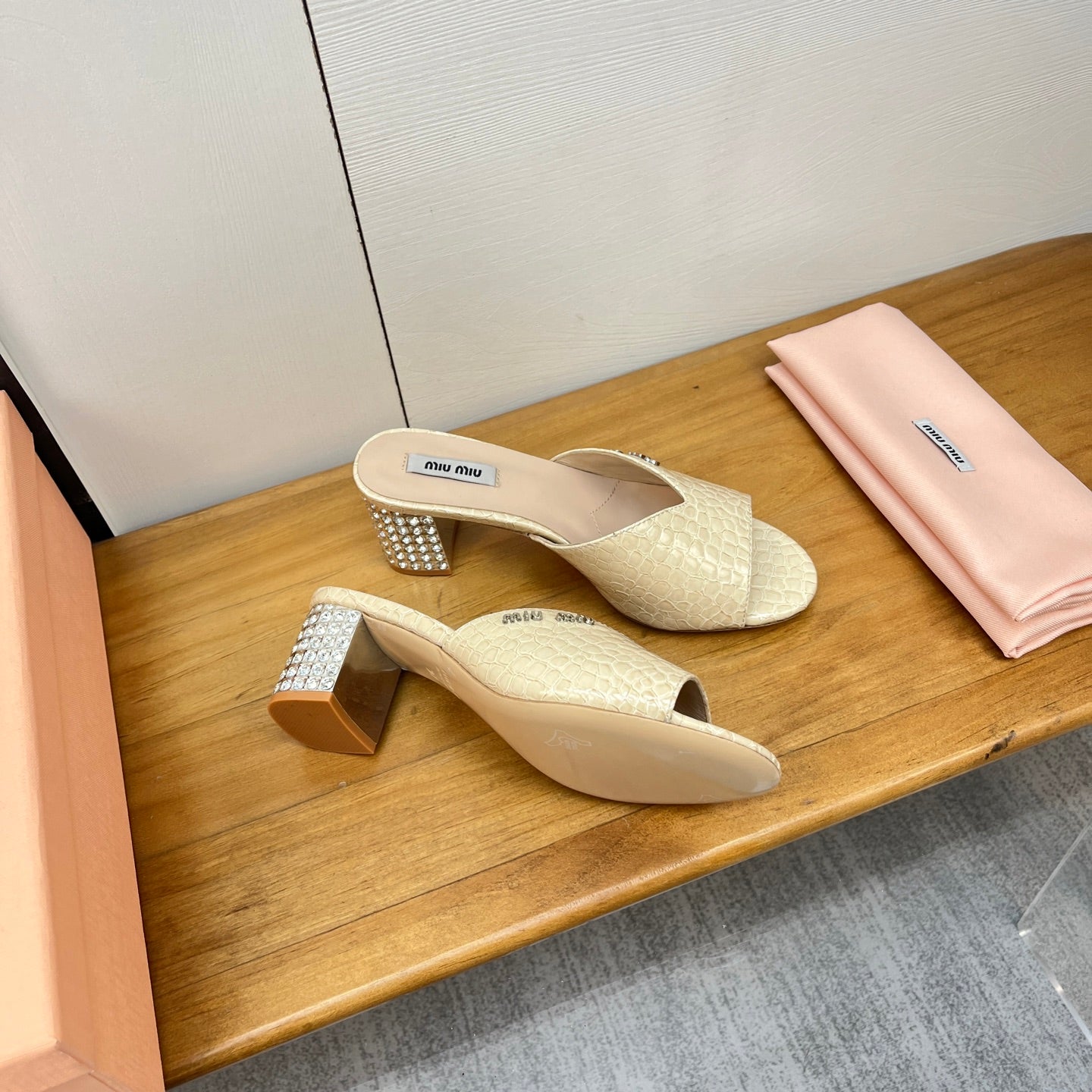 JEWELLED HEEL 55 MULE SANDALS IN PALE YELLOW CALFSKIN - 35