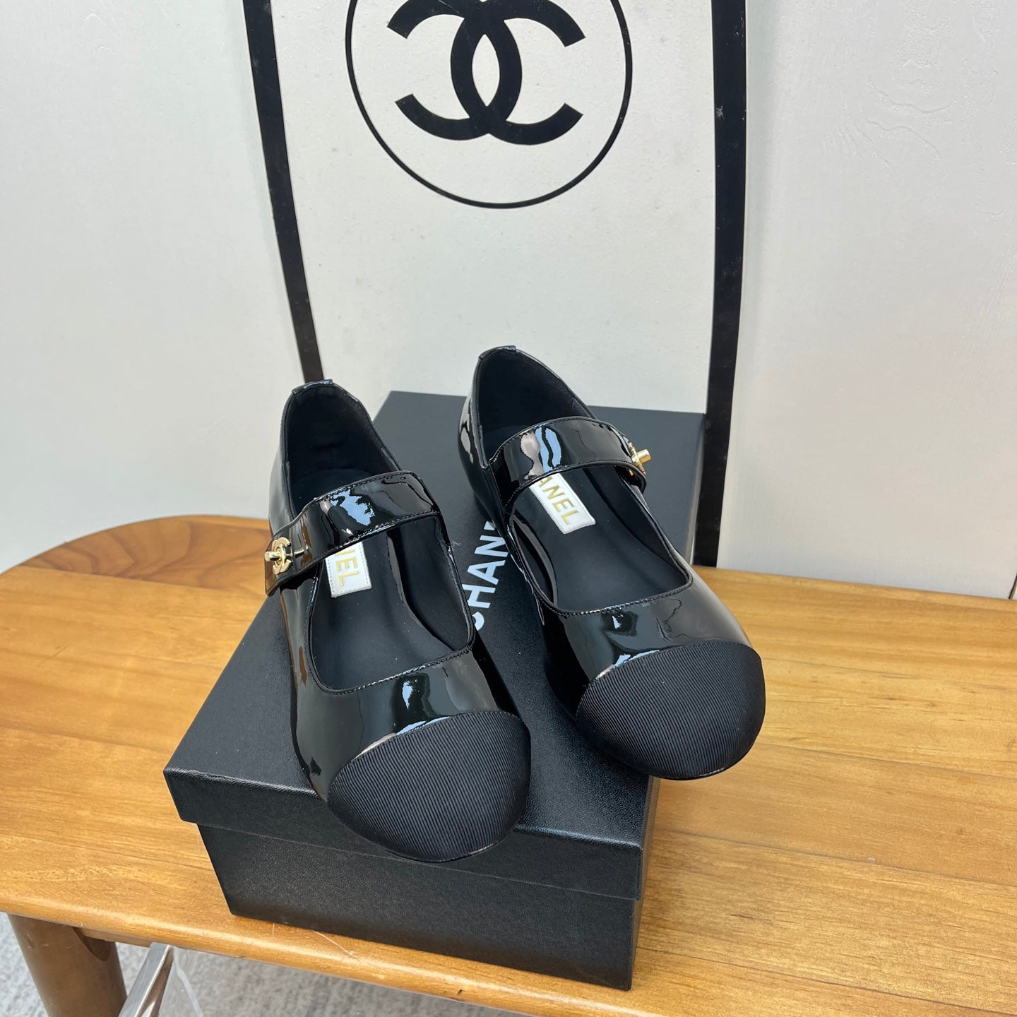 CHANEL 25S FLATS WITH FABRIC TOE IN BLACK GLOSSY CALFSKIN - 35