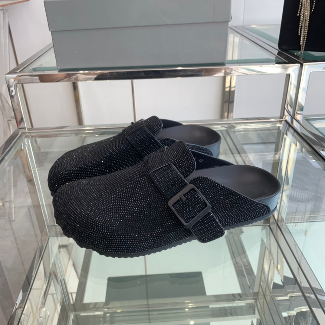 BIRKENSTOCK CLOG ATTACHED RHINESTONES IN BLACK CALFSKIN - 36