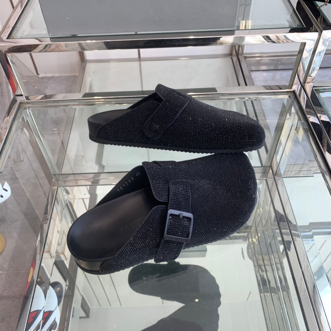 BIRKENSTOCK CLOG ATTACHED RHINESTONES IN BLACK CALFSKIN - 36