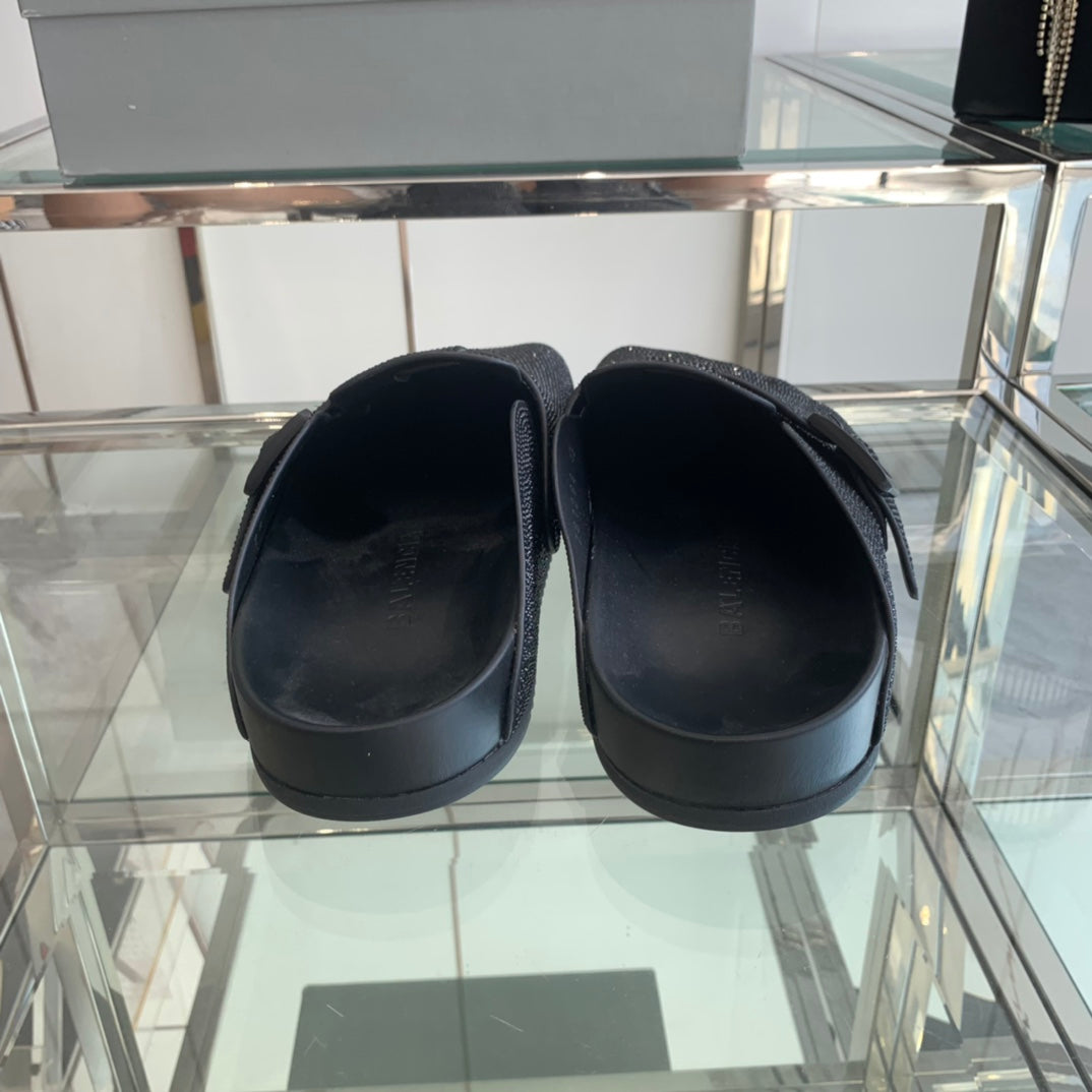 BIRKENSTOCK CLOG ATTACHED RHINESTONES IN BLACK CALFSKIN - 36