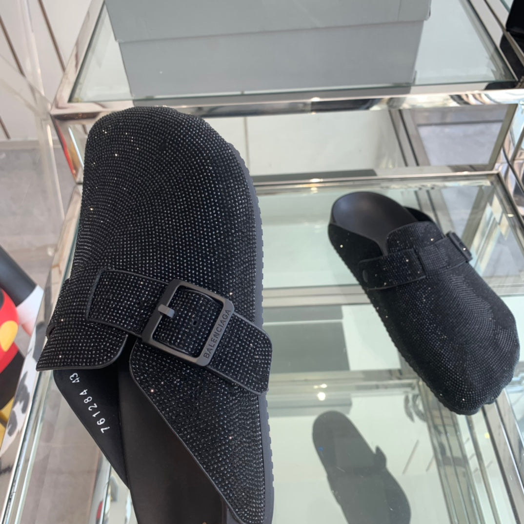 BIRKENSTOCK CLOG ATTACHED RHINESTONES IN BLACK CALFSKIN - 36