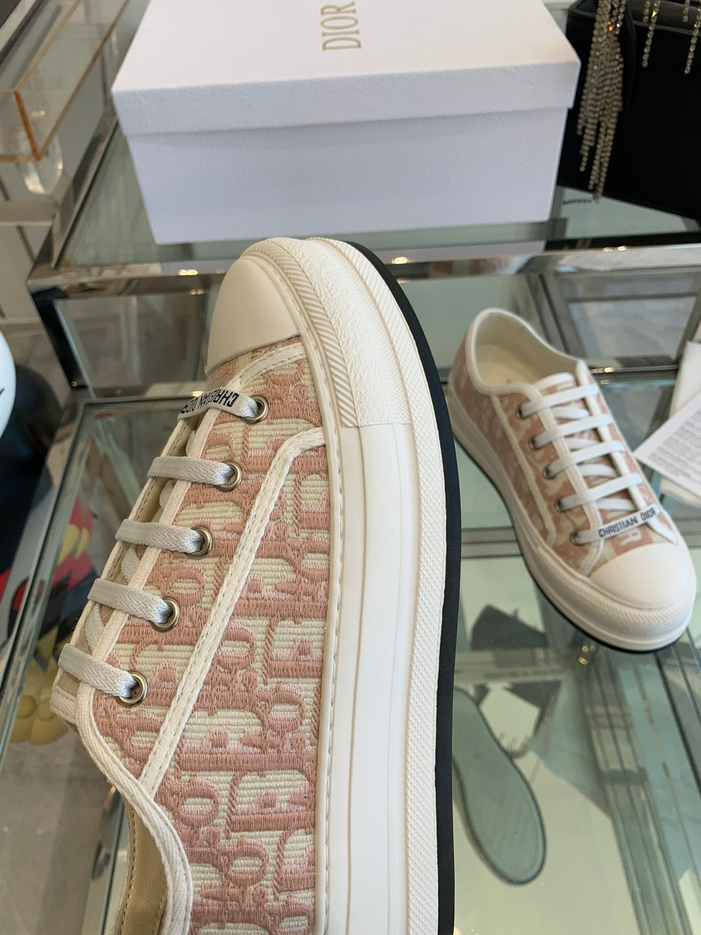 WALK'N PLATFORM SNEAKER IN IN LIGHT PINK EMBROIDERY ICONIC PATTERNS FABRIC - 35