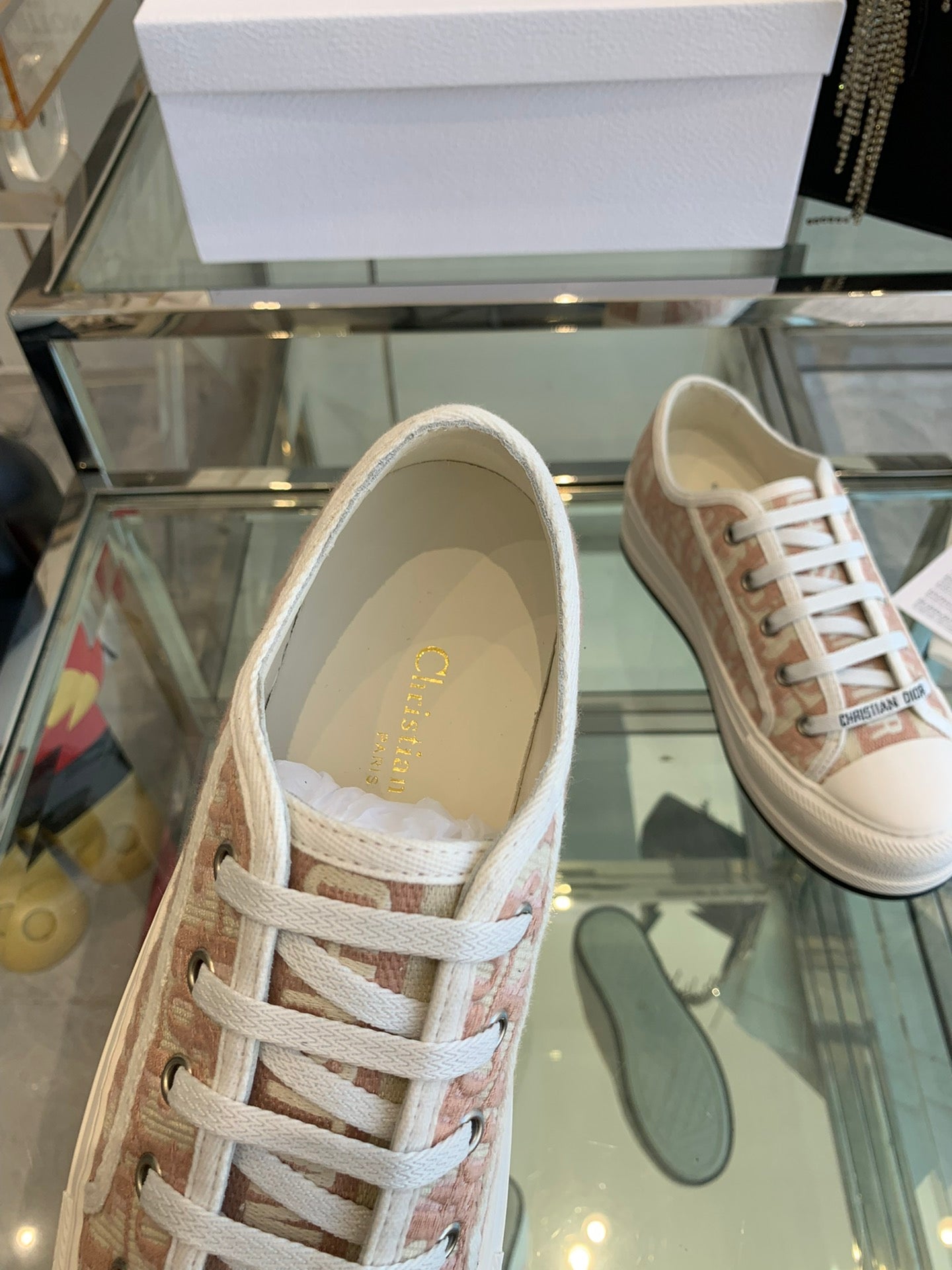 WALK'N PLATFORM SNEAKER IN IN LIGHT PINK EMBROIDERY ICONIC PATTERNS FABRIC - 35