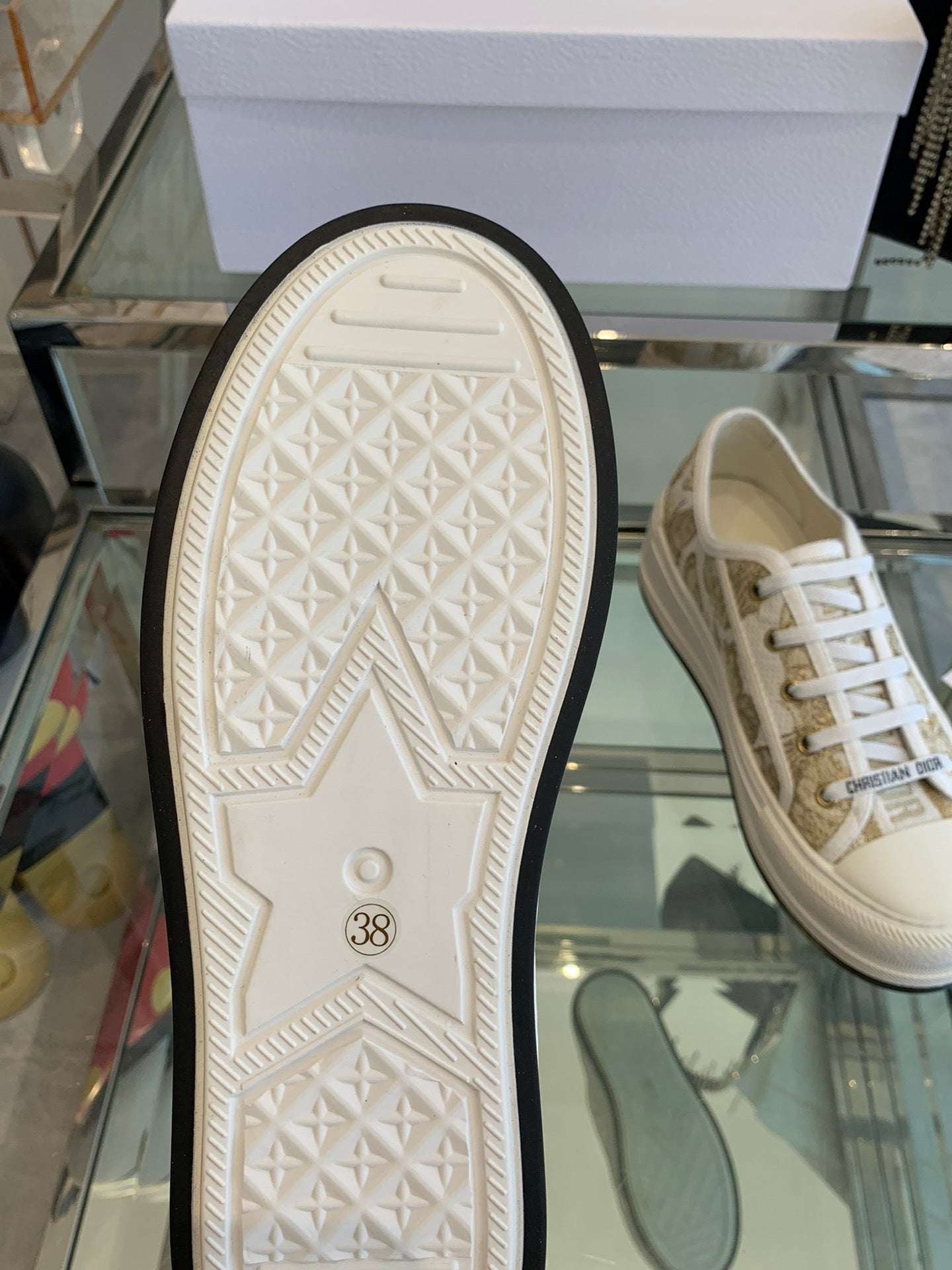 WALK'N PLATFORM SNEAKER IN WHITE-GOLD TONE EMBROIDERED FABRIC - 35