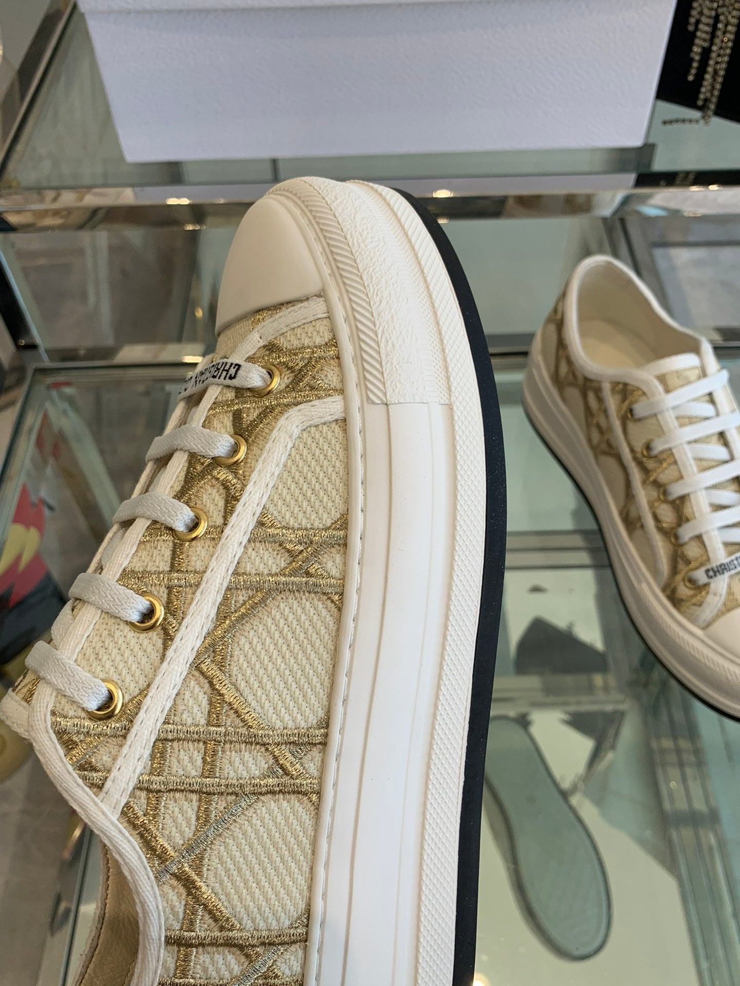 WALK'N PLATFORM SNEAKER IN BEIGE-GOLD TONE EMBROIDERED FABRIC - 35