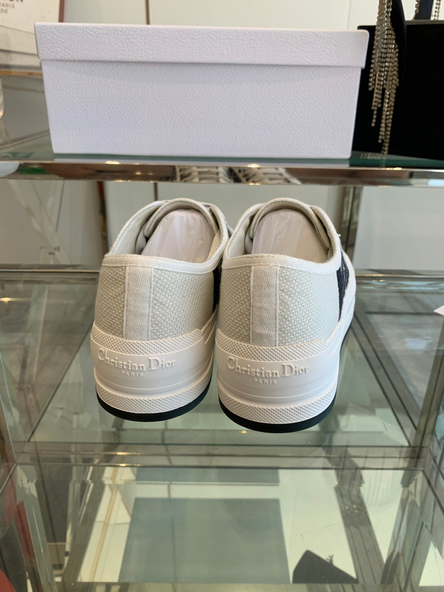WALK'N PLATFORM SNEAKER IN WHITE AND BLACK EMBROIDERED COTTON - 35