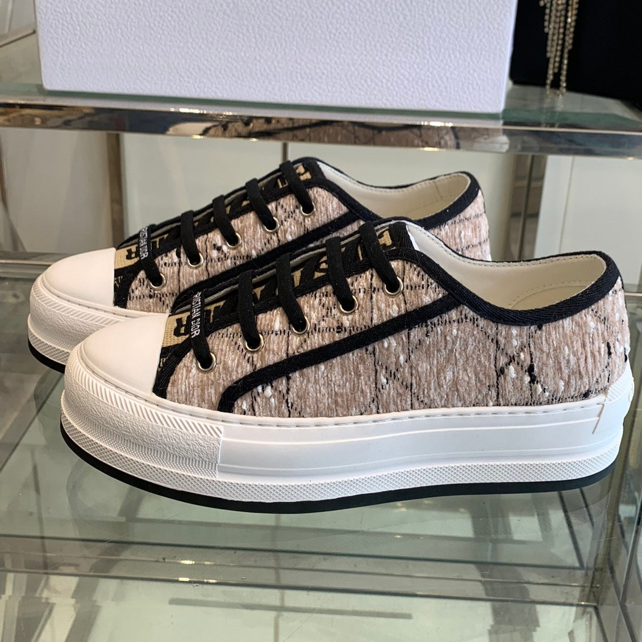 WALK'N PLATFORM SNEAKER BEIGE AND BLACK CANNAGE TWEED - 35
