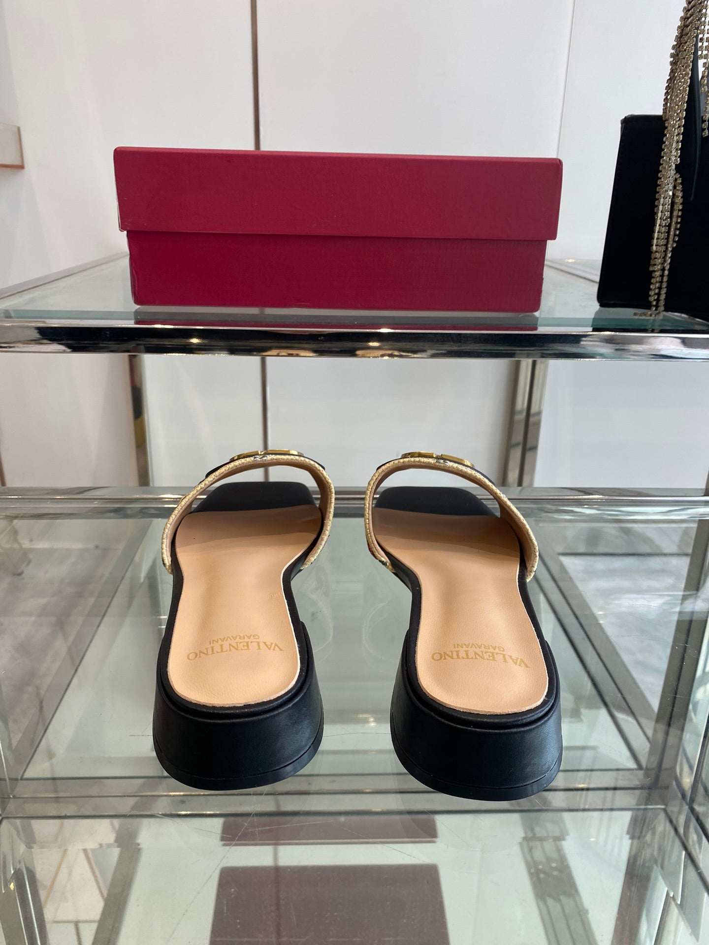 VLTN HIGH HEEL 25S 30 MM IN BEIGE FABRIC AND BLACK LAMBSKIN WITH EMBROIDERED CHERRY MOTIF - 34