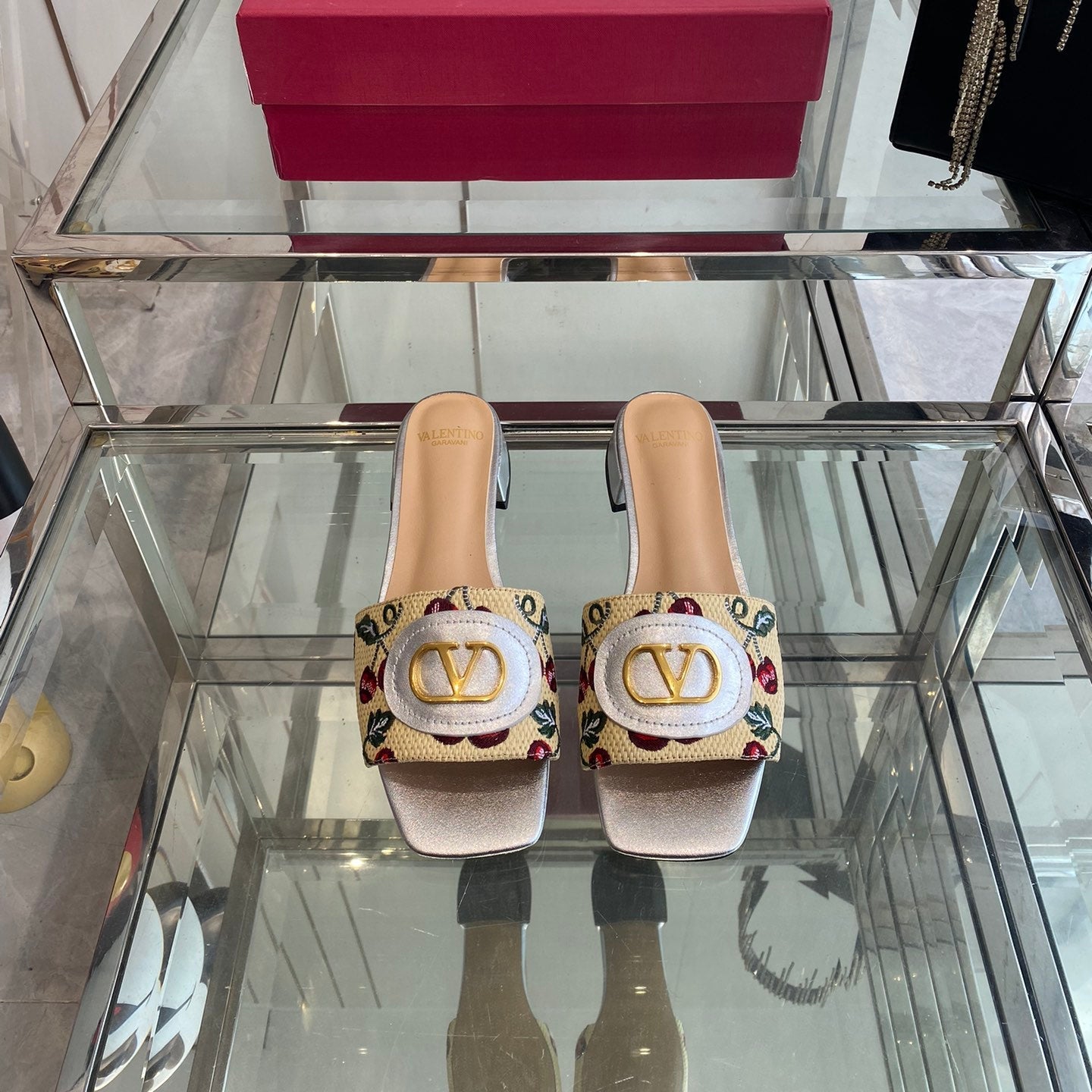 VLTN HIGH HEEL 25S 30 MM IN BEIGE FABRIC AND SILVER LAMBSKIN WITH EMBROIDERED CHERRY MOTIF - 34