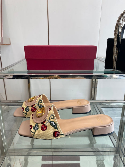 VLTN HIGH HEEL 25S 30 MM IN BEIGE FABRIC AND MUTED PINK LAMBSKIN WITH EMBROIDERED CHERRY MOTIF - 34