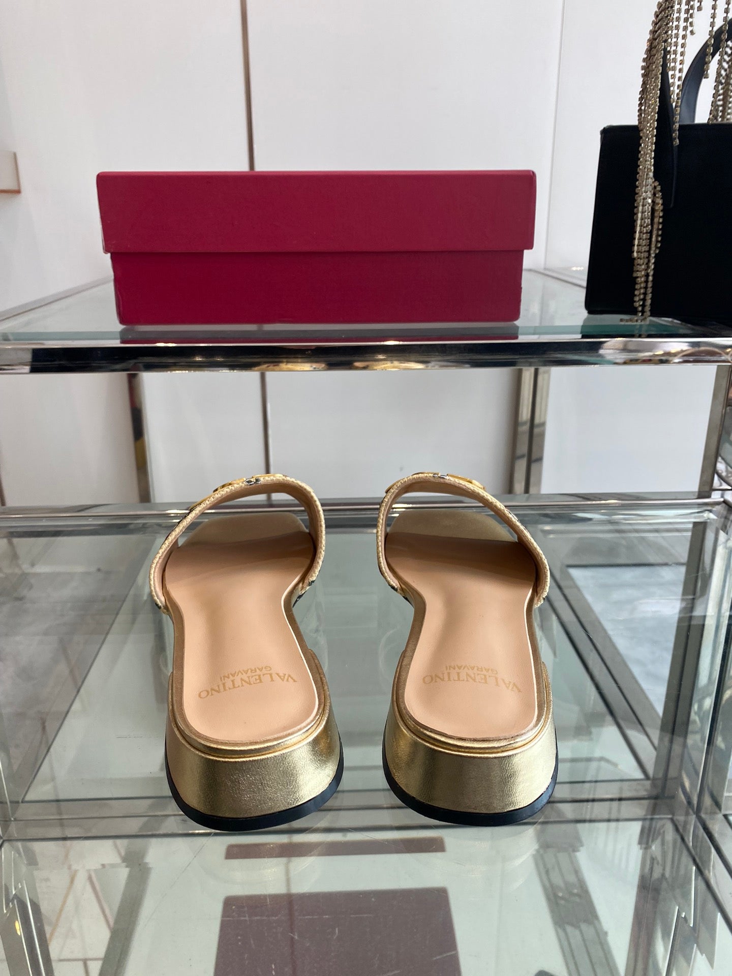 VLTN HIGH HEEL 25S 30 MM IN BEIGE FABRIC AND GOLD LAMBSKIN WITH EMBROIDERED CHERRY MOTIF - 34