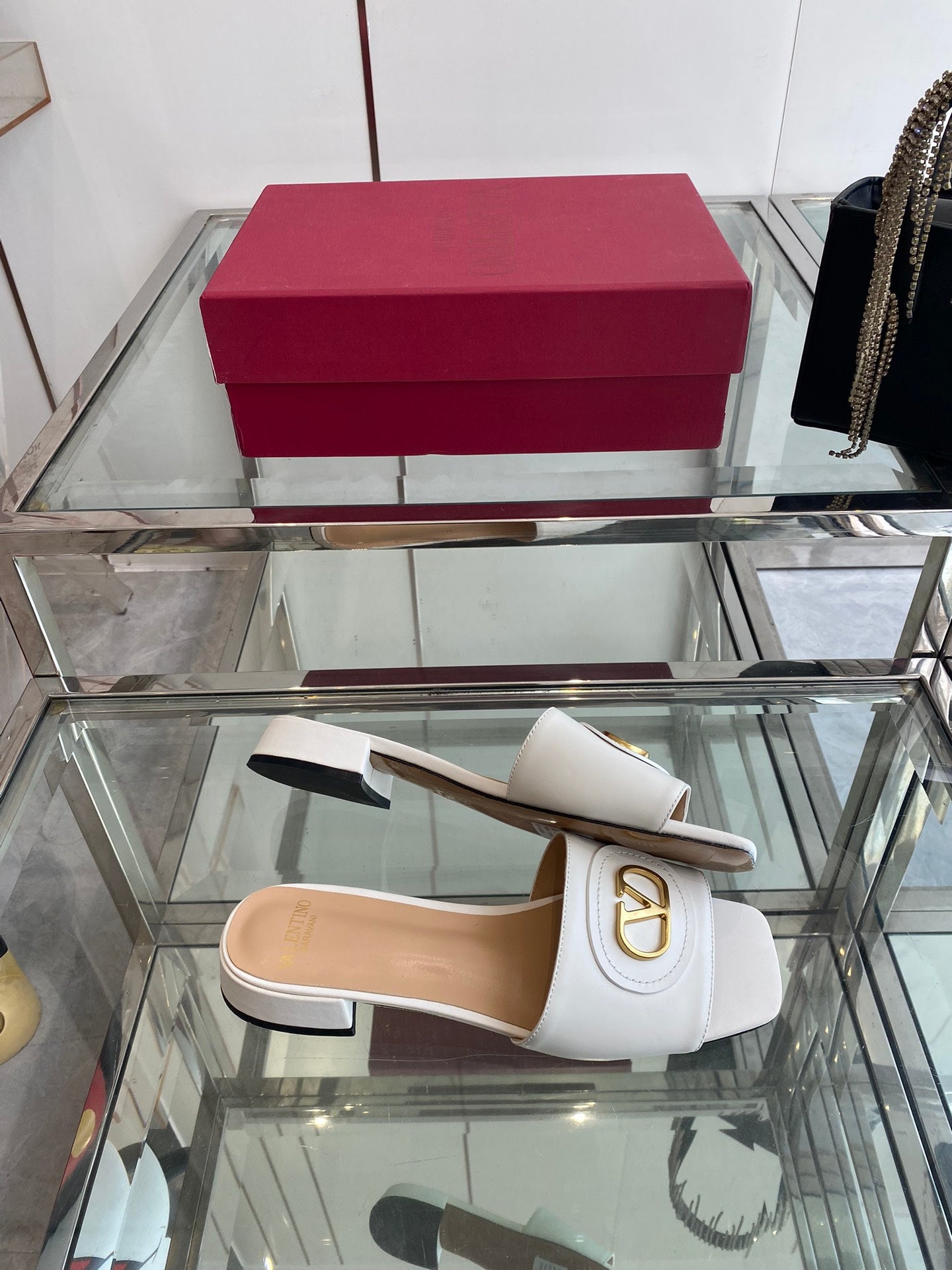 VLTN HIGH HEEL 25S 30 MM IN WHITE LAMBSKIN WITH GOLD HARDWARE - 34