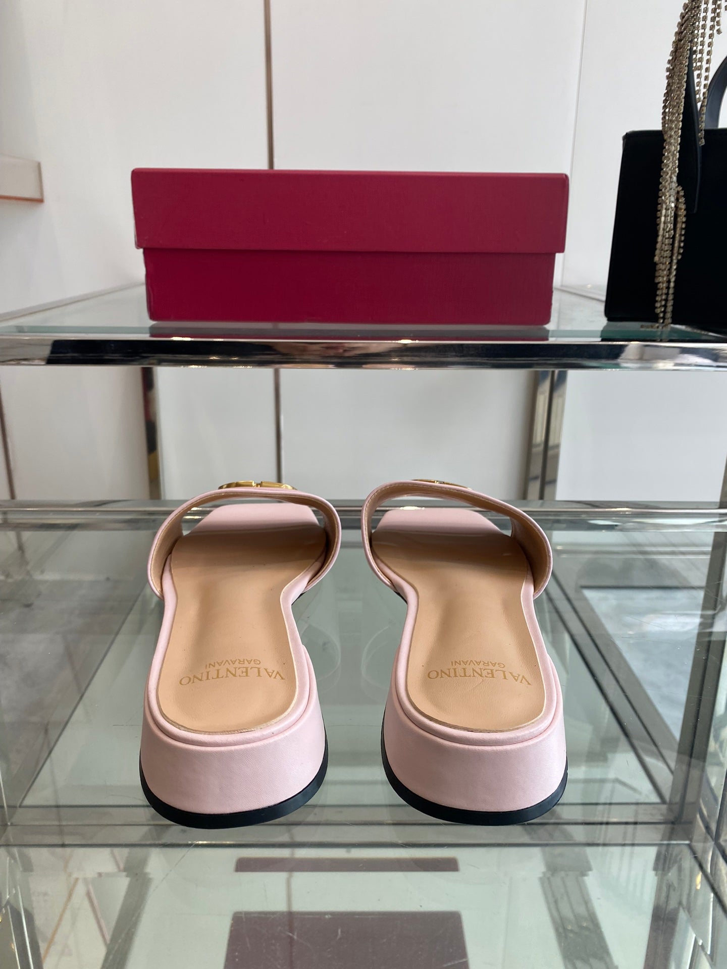 VLTN HIGH HEEL 25S 30 MM IN LIGHT PINK LAMBSKIN WITH GOLD HARDWARE - 34