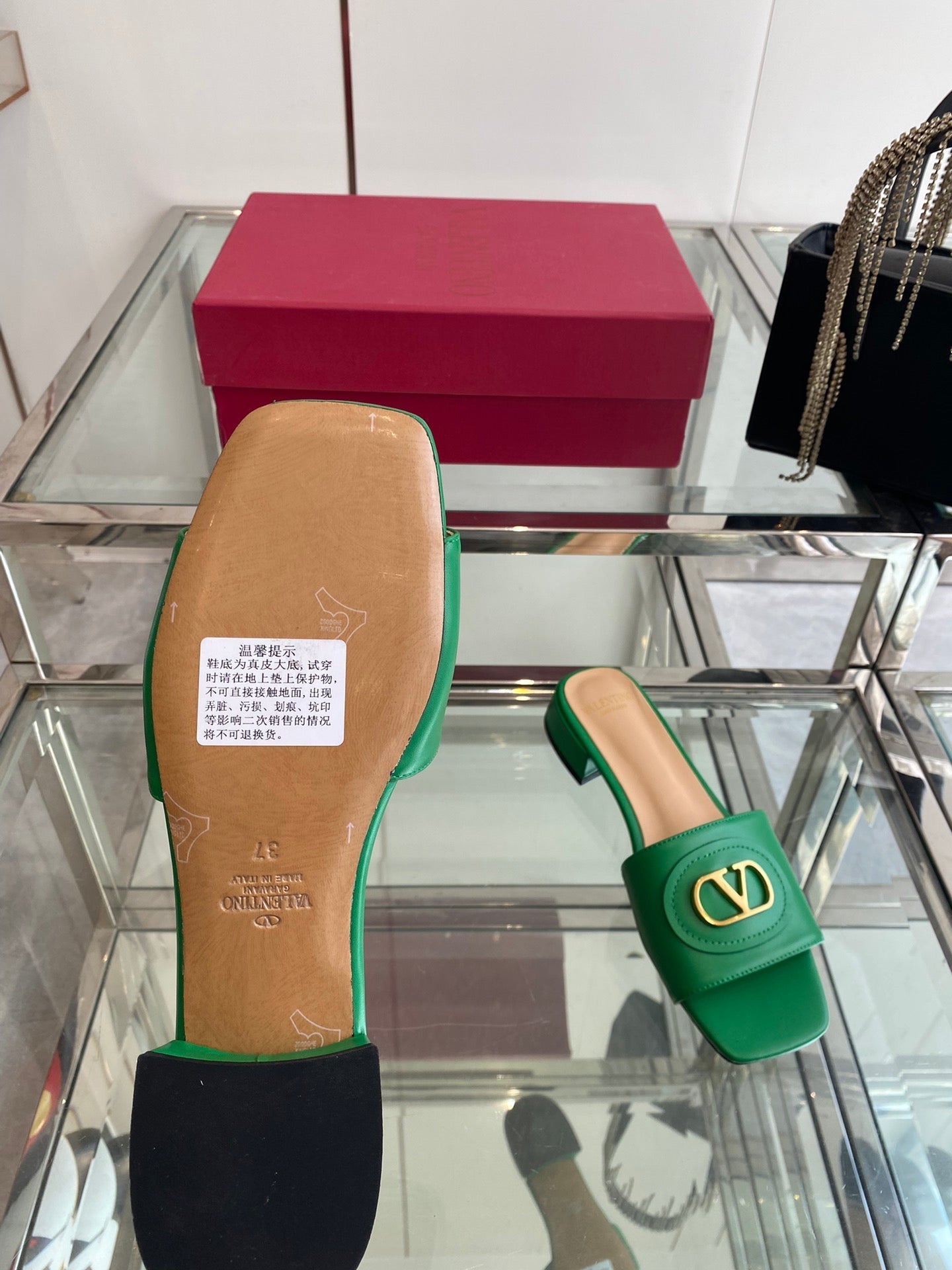 VLTN HIGH HEEL 25S 30 MM IN GREEN LAMBSKIN WITH GOLD HARDWARE - 34