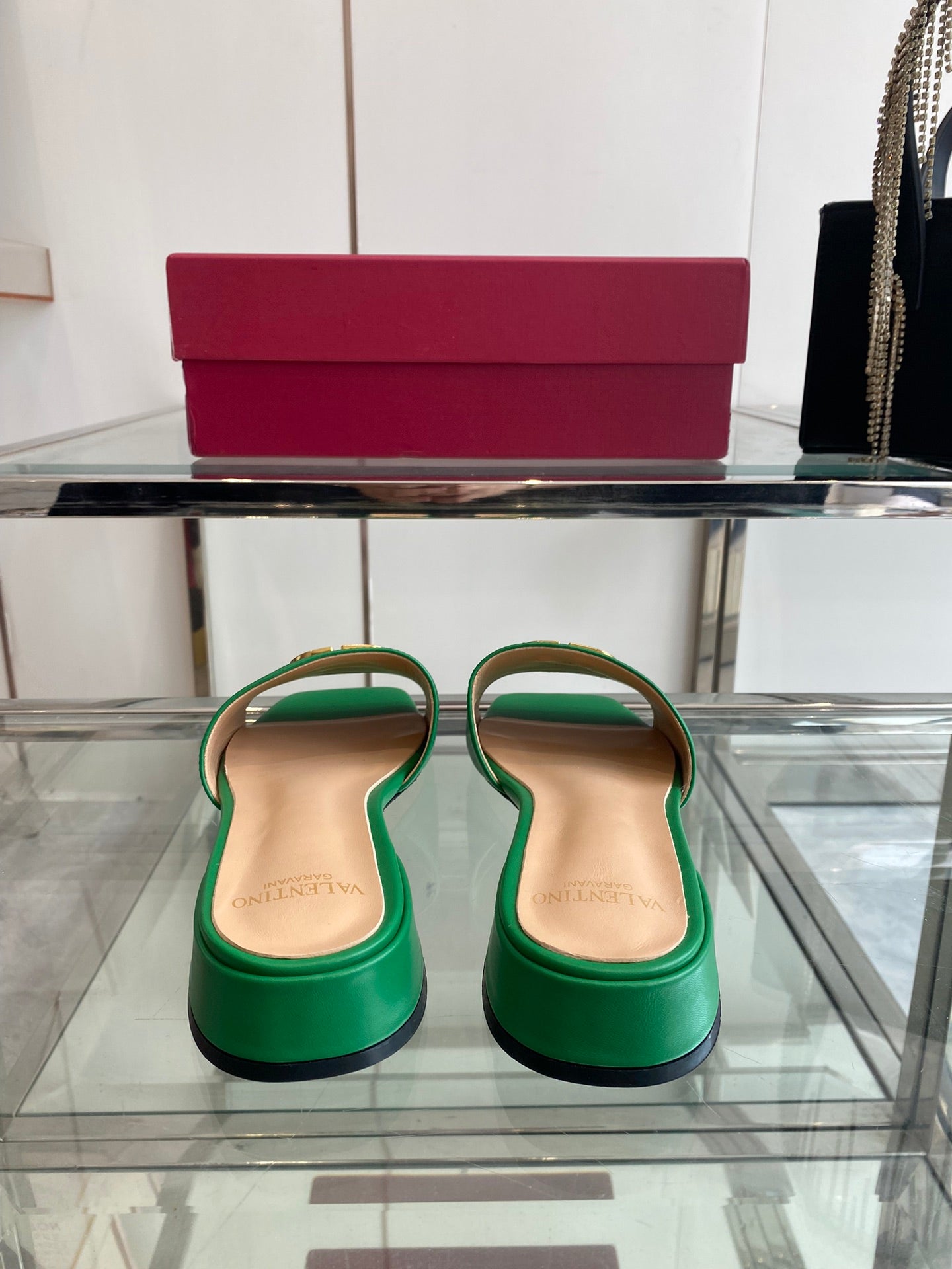 VLTN HIGH HEEL 25S 30 MM IN GREEN LAMBSKIN WITH GOLD HARDWARE - 34